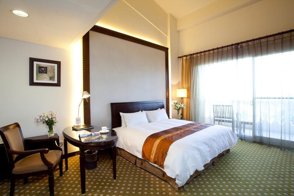 Les Hotel Tainan Exteriör bild